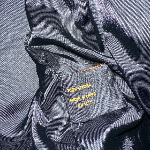 Leather jacket - Picture 2 of 5